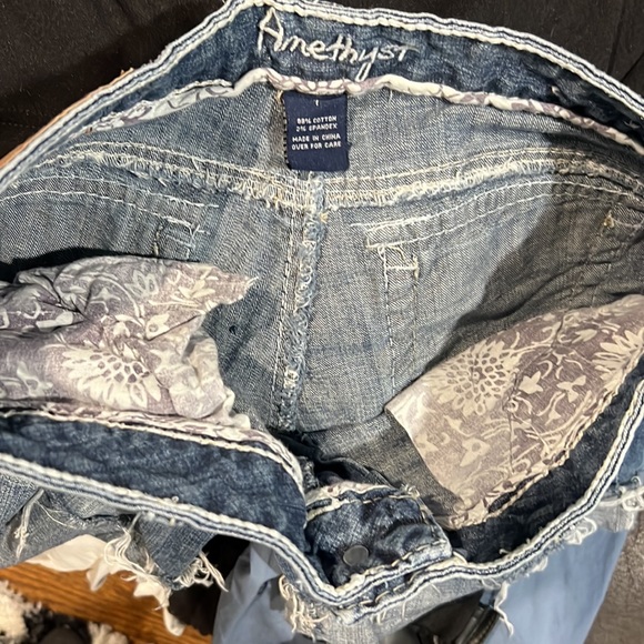 Jean cut off shorts with button pockets - Picture 9 of 9